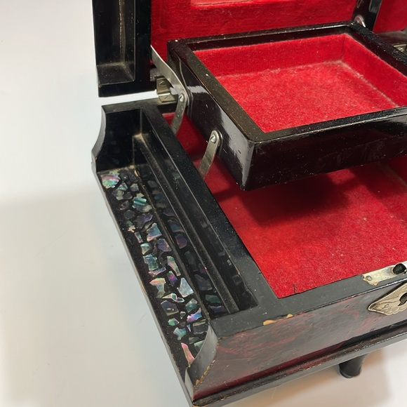 Hand painted Japanese music jewelry box - Picture 3 of 10